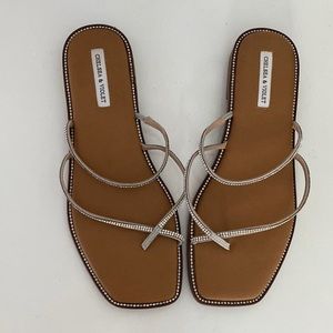 Chelsea & Violet Sante Rhinestone Toe Loop Flat Thong Sandals -light Grey- 10